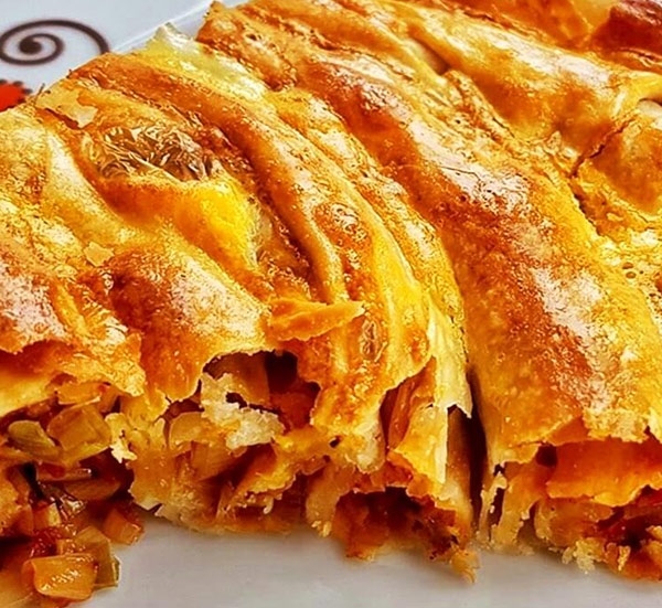 EL AÇMASI PIRASALI BÖREK 